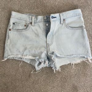 Levi’s Button Up Short Cutoff Shorts size 29